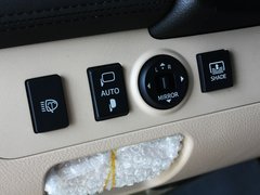 2010款 2.5L AT V6 Royal真皮天窗版