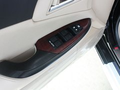 2010款 2.5L AT V6 Royal真皮天窗版