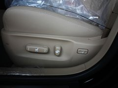 2010款 2.5L AT V6 Royal真皮天窗版