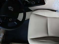 2010款 2.5L AT V6 Royal真皮天窗版
