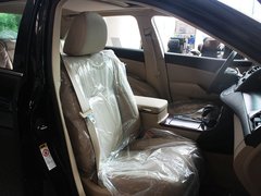 2010款 2.5L AT V6 Royal真皮天窗版