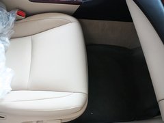 2010款 2.5L AT V6 Royal真皮天窗版
