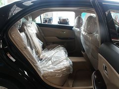2010款 2.5L AT V6 Royal真皮天窗版