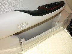 2010款 2.5L AT V6 Royal真皮天窗版