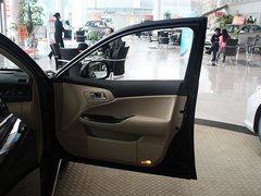 2010款 2.5L AT V6 Royal真皮天窗版