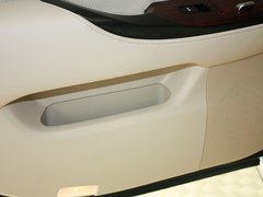 2010款 2.5L AT V6 Royal真皮天窗版