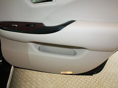 2010款 2.5L AT V6 Royal真皮天窗版