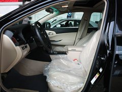 一汽丰田  皇冠 V6 2.5 AT 驾驶席座椅正视图