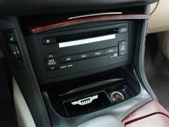 2010款 2.5L AT V6 Royal真皮天窗版