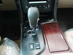 2010款 2.5L AT V6 Royal真皮天窗版