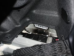 2010款 2.5L AT V6 Royal真皮天窗版