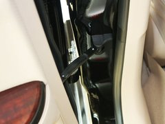 2010款 2.5L AT V6 Royal真皮天窗版