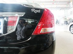 2010款 2.5L AT V6 Royal真皮天窗版