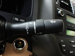2010款 2.5L AT V6 Royal真皮天窗版