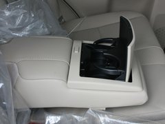 2010款 2.7L 自动 豪华版 7座