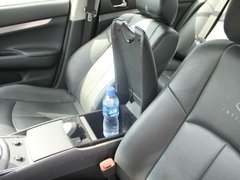 2010款 G25 2.5L 自动 豪华运动款