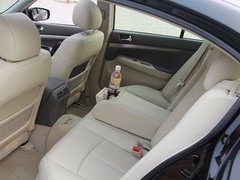 2010款 G25 2.5L 自动 豪华运动款