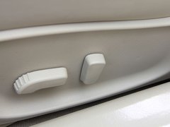2010款 G25 2.5L 自动 豪华运动款