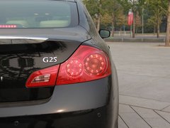 2010款 G25 2.5L 自动 豪华运动款