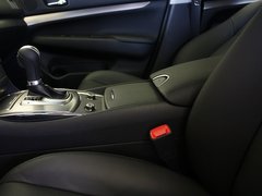 2010款 G37 3.7L 自动 Sedan