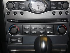 2010款 G37 3.7L 自动 Sedan