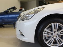 2010款 G37 3.7L 自动 Sedan