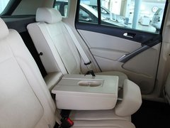 2010款 2.0TSI 自动 四驱旗舰版 5座