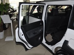 2010款 1.5L 手动 天窗版 5座