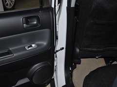 2010款 1.5L 手动 天窗版 5座