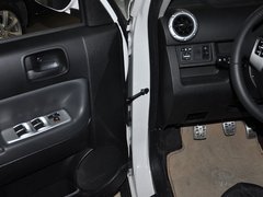 2010款 1.5L 手动 天窗版 5座