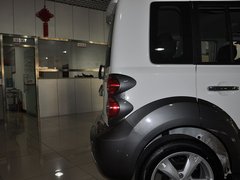 2010款 1.5L 手动 天窗版 5座