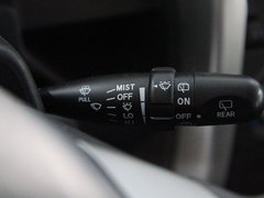 2010款 1.5L CVT 精英型 5座