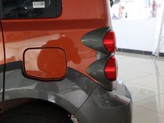 2010款 1.5L CVT 精英型 5座