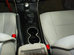 2010款 奔腾B70 2.0L MT 时尚型