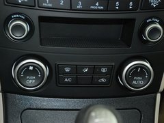2010款 奔腾B70 2.0L MT 时尚型