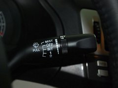 2010款 奔腾B70 2.0L MT 时尚型