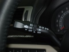 2010款 奔腾B70 2.0L MT 时尚型