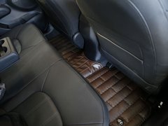 2010款 2.0L 自动 4WD尊贵版 GLS 5座