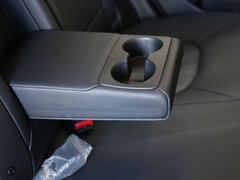 2010款 2.0L 自动 4WD尊贵版 GLS 5座