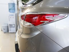 2010款 2.0L 自动 4WD尊贵版 GLS 5座