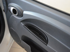 2010款 1.0L 手动 舒适型