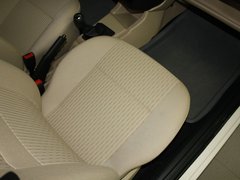 2010款 1.6L 手动 前卫型