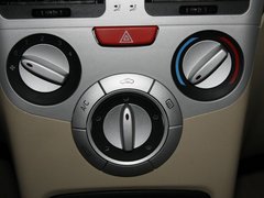 2010款 1.5L 手动 两厢进取型