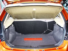 2010款 1.5L 手动 两厢进取型