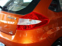 2010款 1.5L 手动 两厢进取型