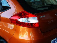 2010款 1.5L 手动 两厢进取型