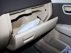2010款 1.5L 手动 两厢进取型