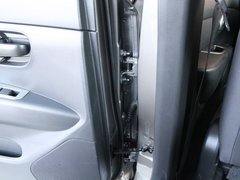 2010款 1.6L 自动 劲锐版标准型 5座