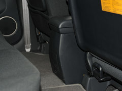 2010款 1.6L 手动 豪华型 7座