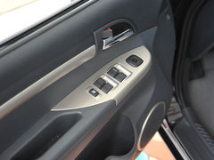 2010款 1.6L 手动 豪华型 7座